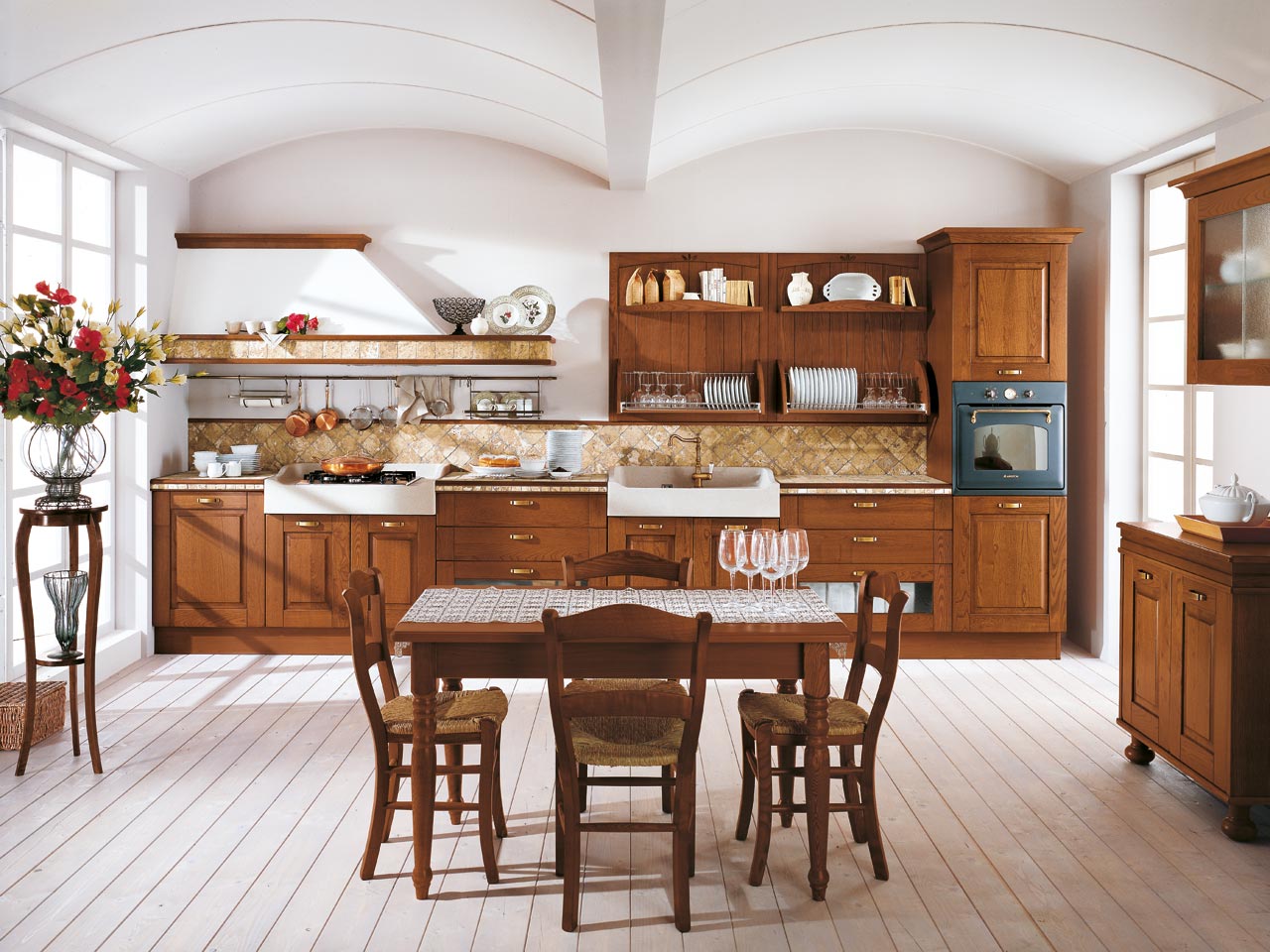 Кухонная мебель для большой кухни