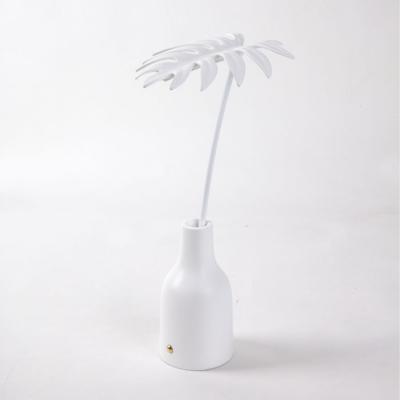 Лампа Seletti Настольная лампа Leaf Light Stellou арт. 09024